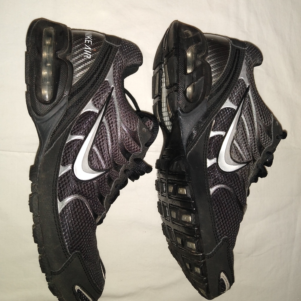 Nike Air Max Torch 4 Men’s Black Sneakers Size 7.5